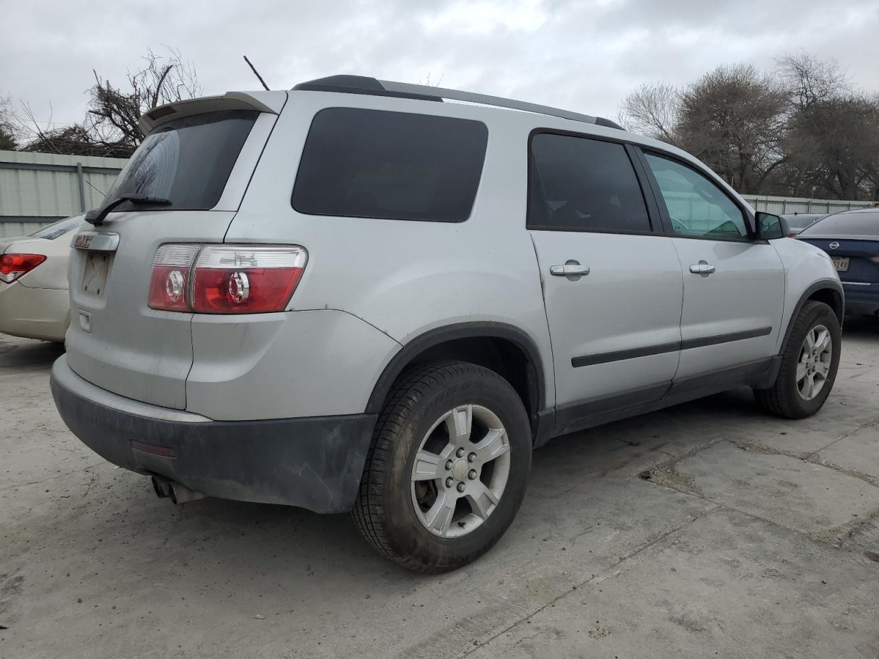 2010 GMC Acadia - Image 3