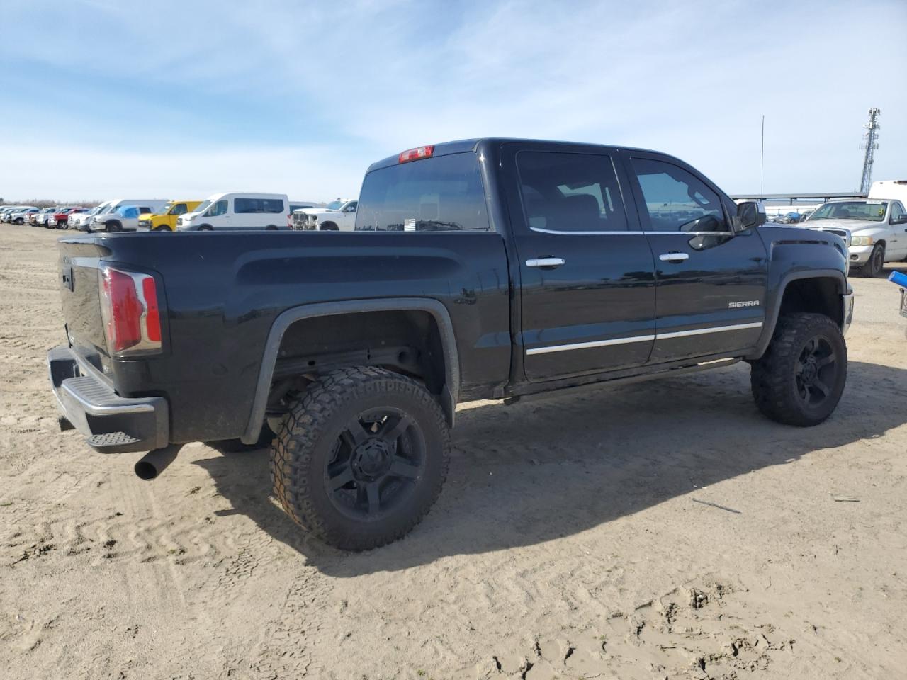 2017 GMC Sierra - Image 3
