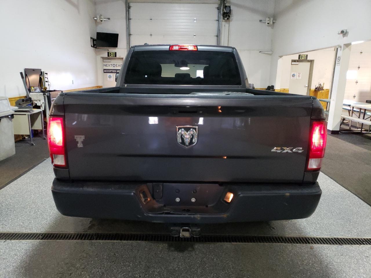 2016 RAM 1500 - Image 6