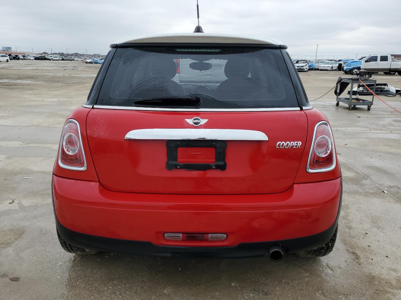 2011 MINI Cooper - Image 6