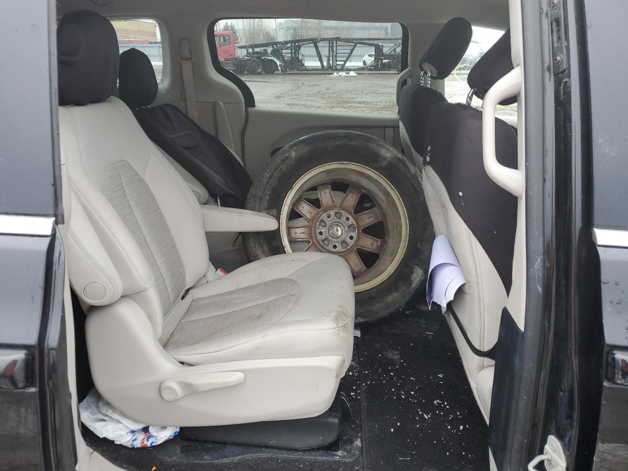 2018 Chrysler Pacifica - Image 11