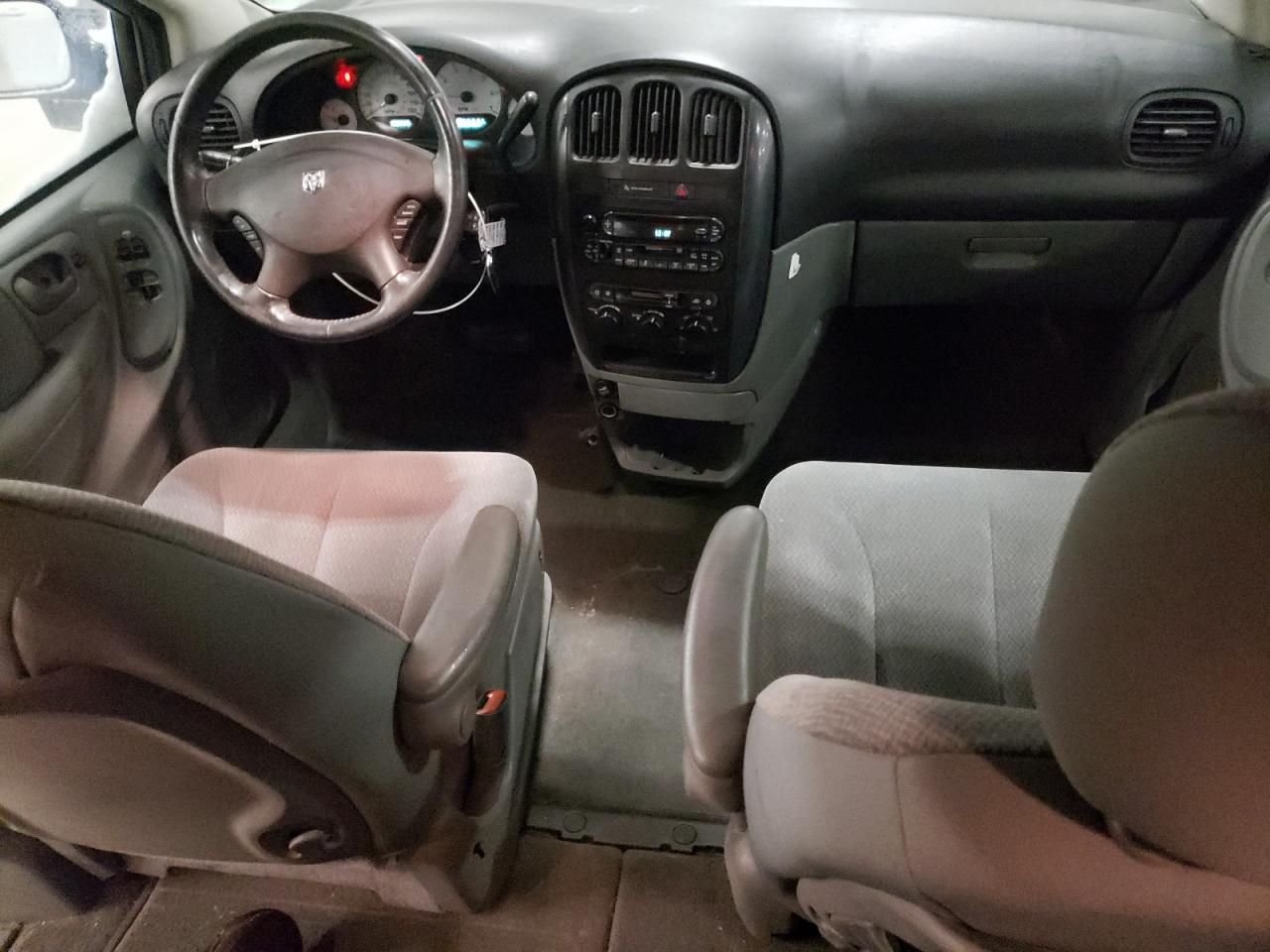 2005 Dodge Caravan - Image 8