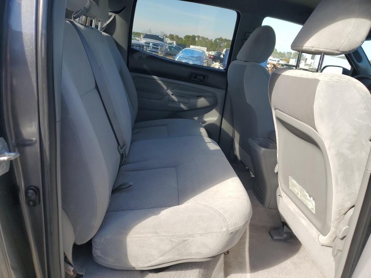 2010 Toyota Tacoma - Image 10