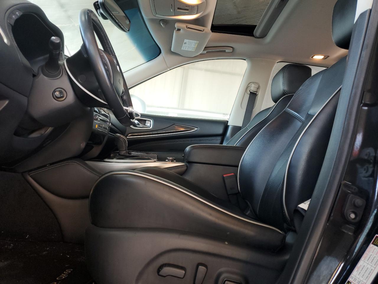 2016 Infiniti QX60 - Image 7