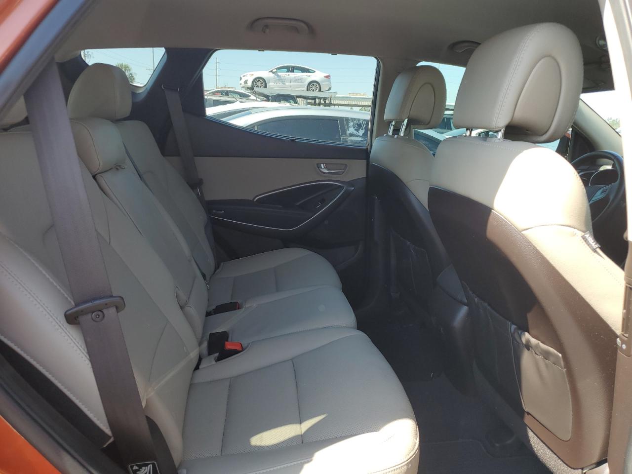 2017 Hyundai Santa Fe - Image 11