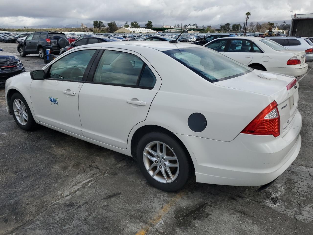 2011 Ford Fusion - Image 2