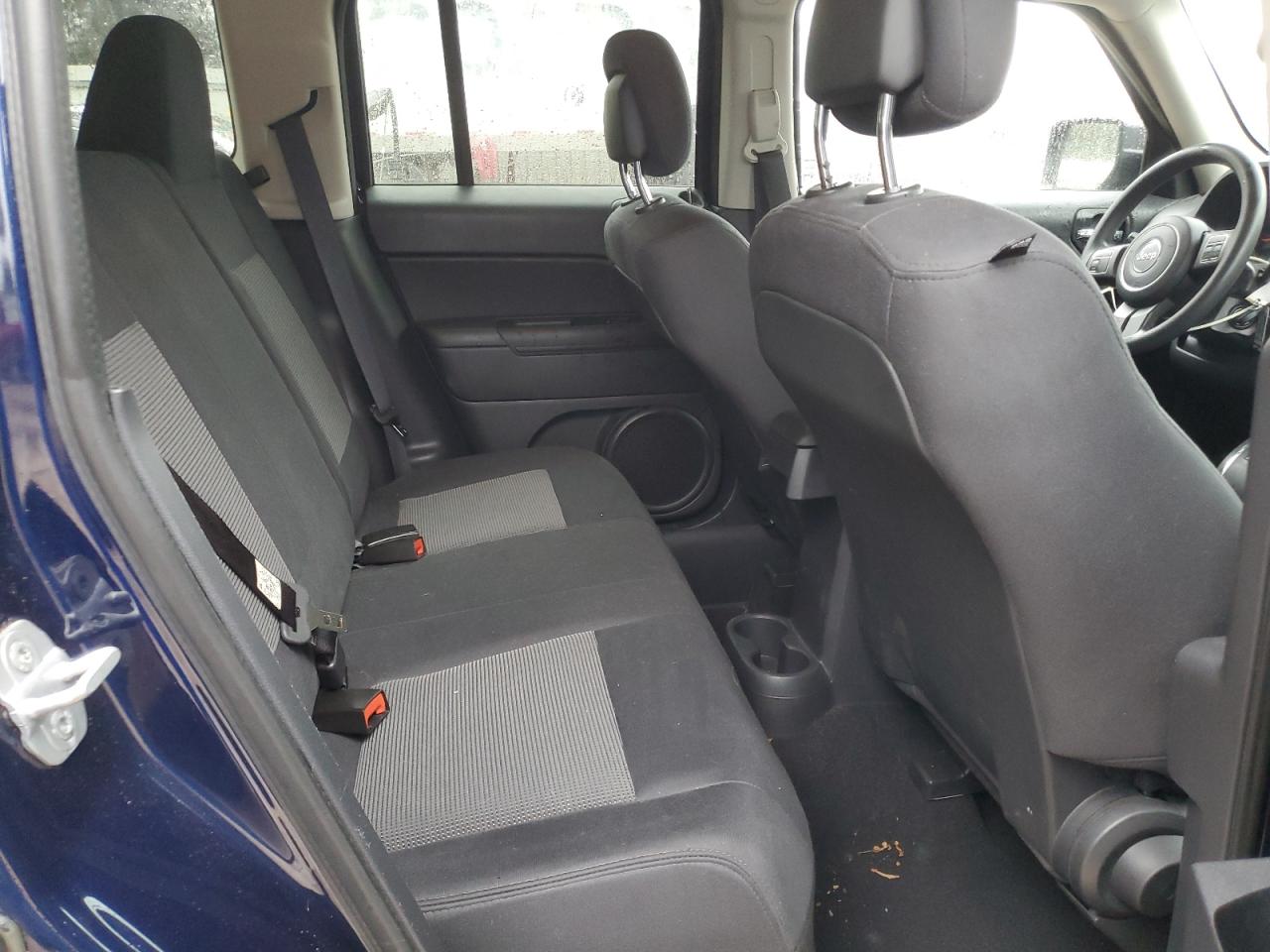 2012 Jeep Liberty (Patriot) - Image 10