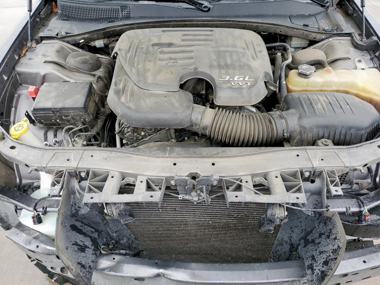 2014 Chrysler 300 - Image 11