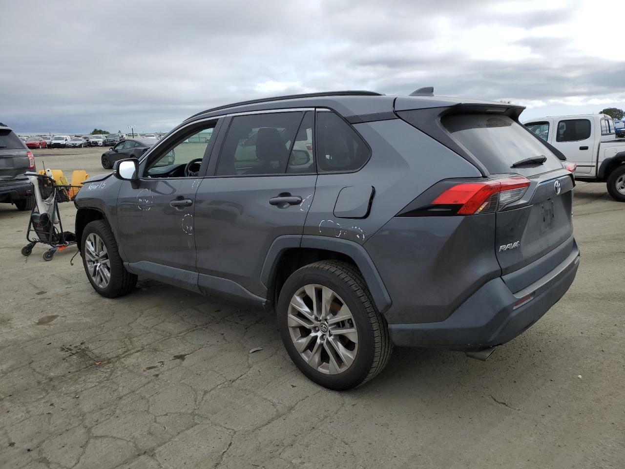 2021 Toyota RAV 4 - Image 2