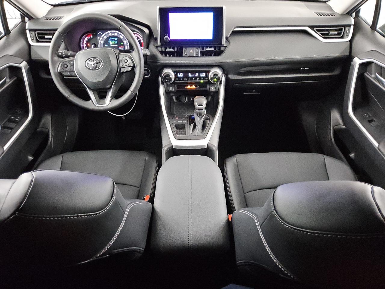 2023 Toyota RAV 4 - Image 8