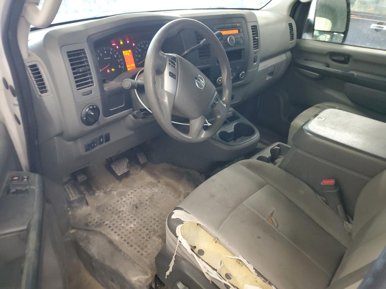 2012 Nissan NV - Image 8