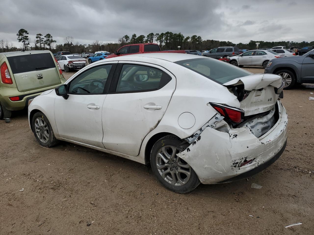 2017 Toyota Yaris - Image 2