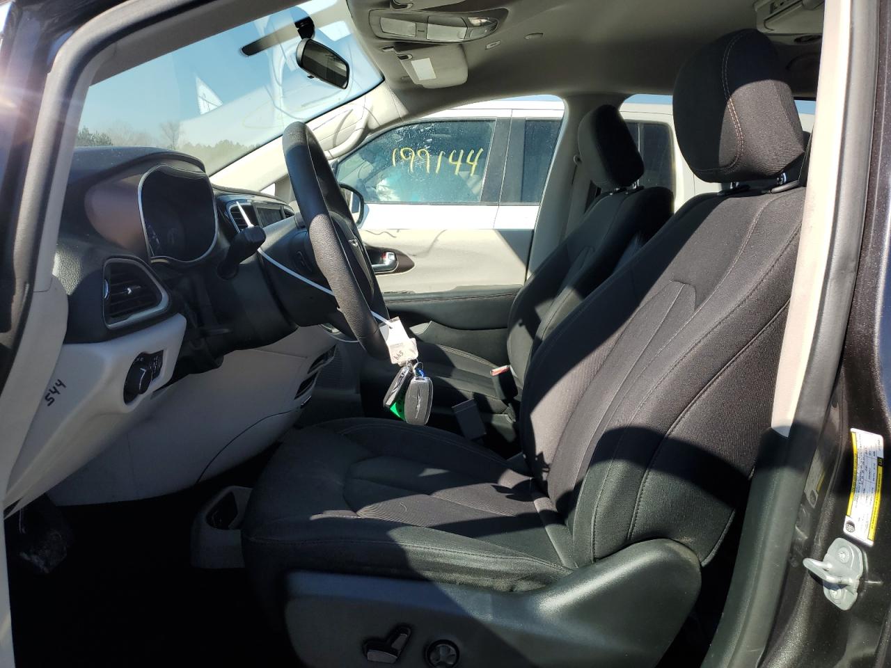 2018 Chrysler Pacifica - Image 7