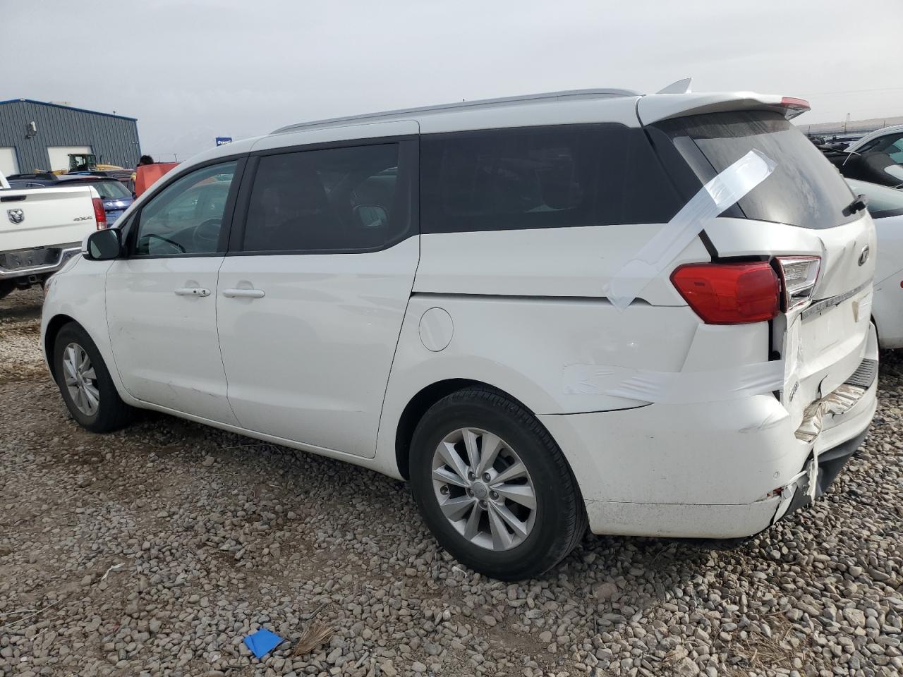 2017 Kia Sedona - Image 2
