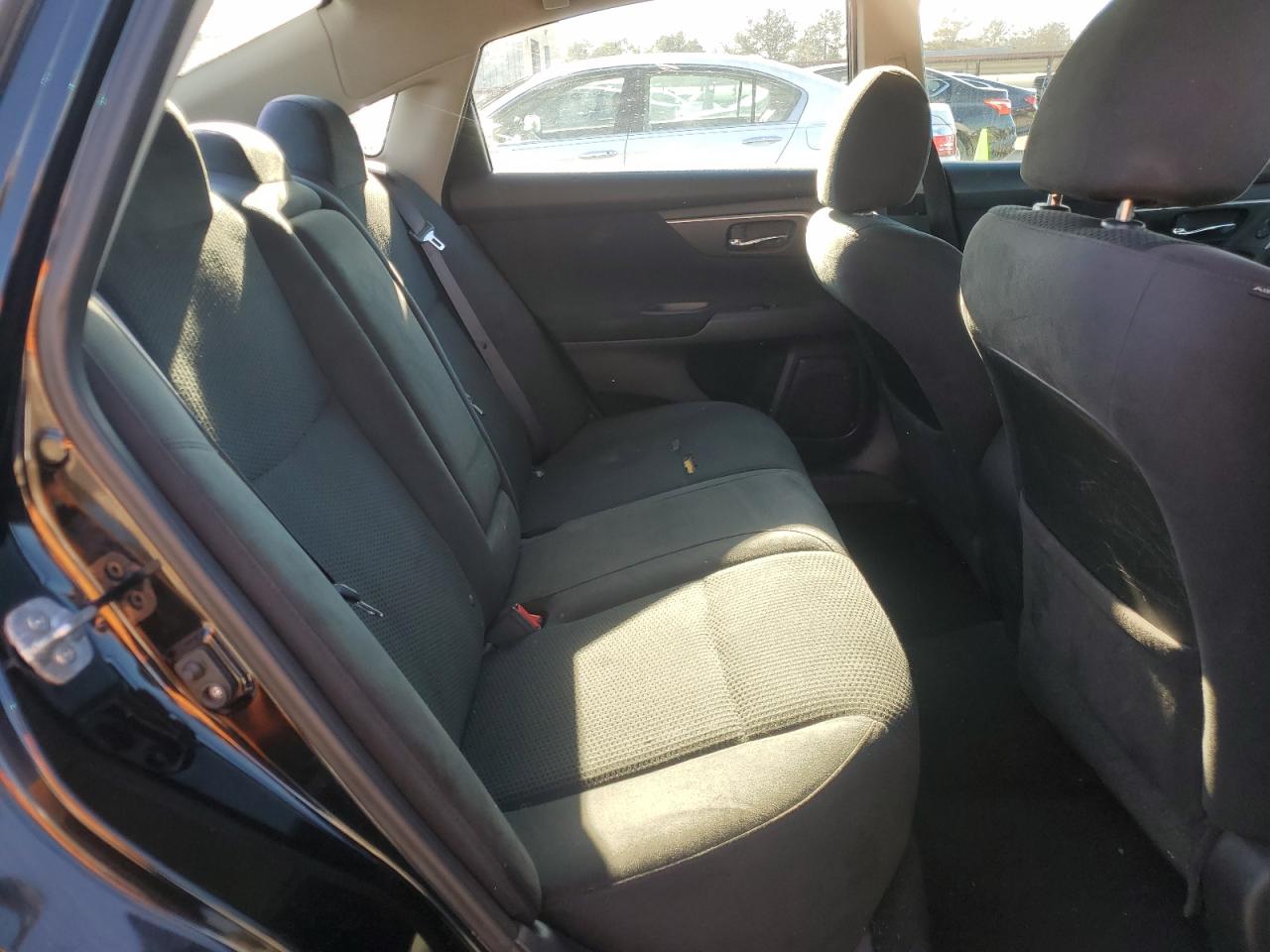 2015 Nissan Altima - Image 10