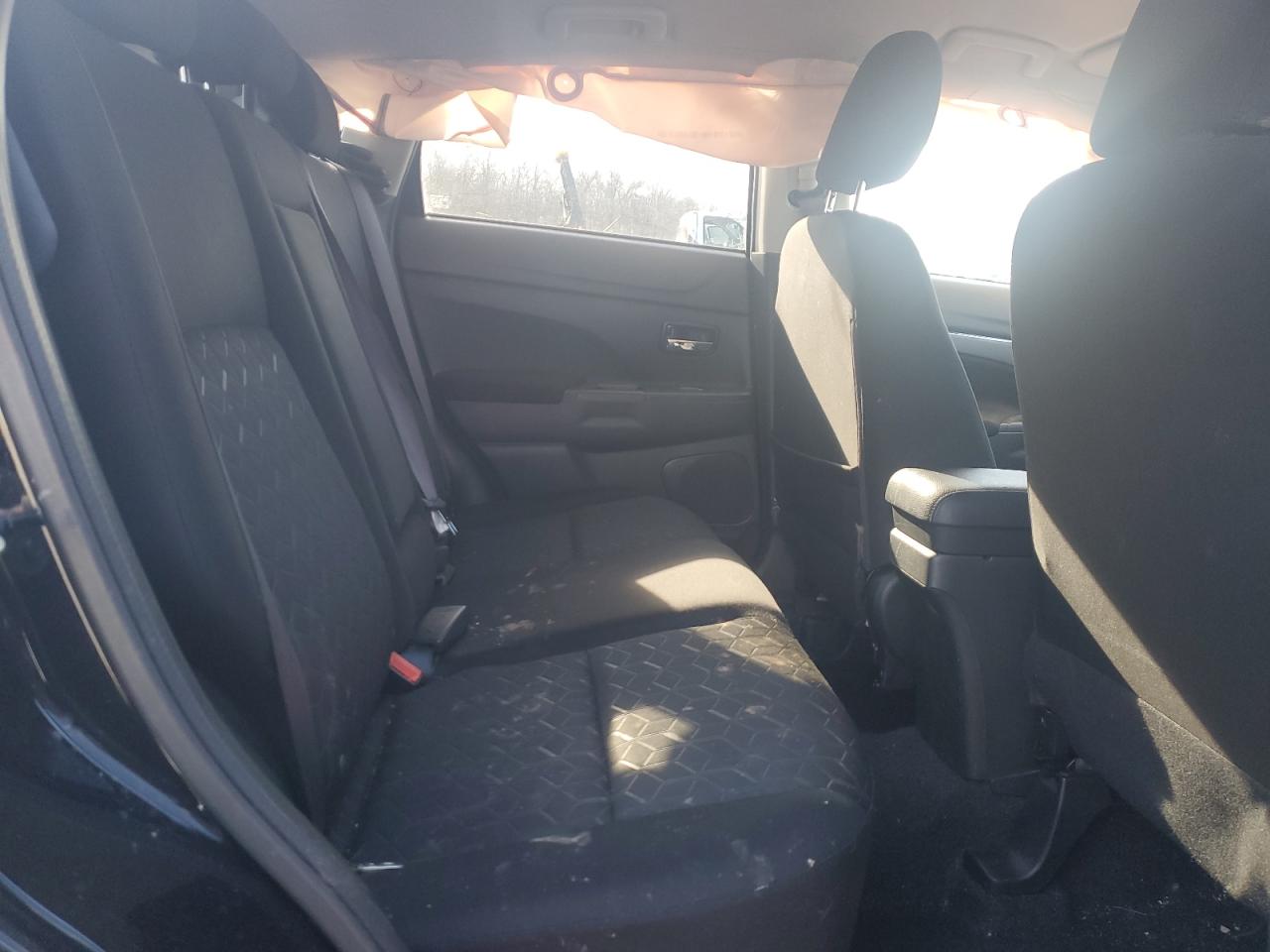 2021 Mitsubishi Outlander - Image 11