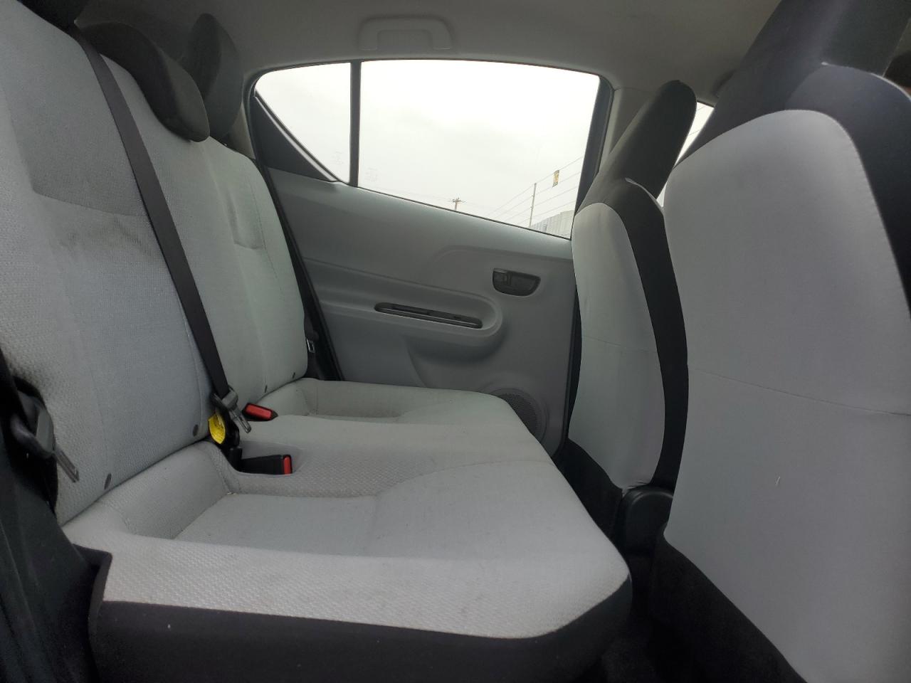 2014 Toyota Prius - Image 10