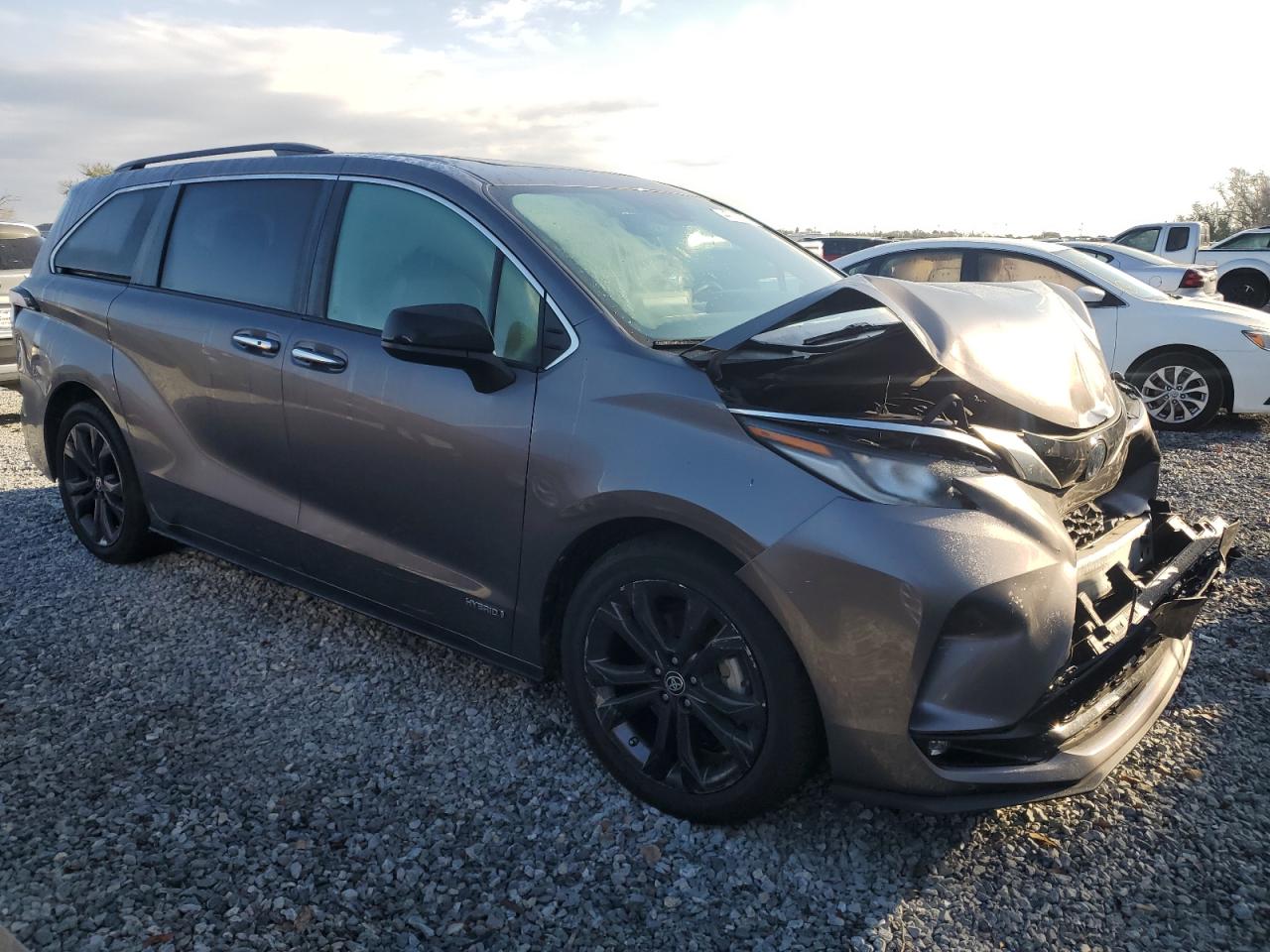 2021 Toyota Sienna - Image 4