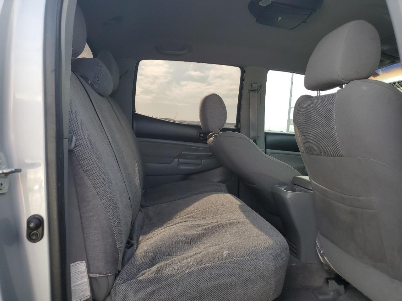 2005 Toyota Tacoma - Image 10