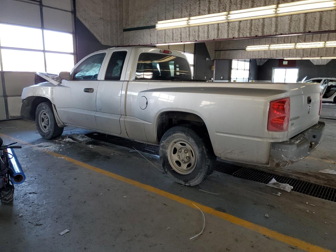 2006 Dodge Dakota - Image 2