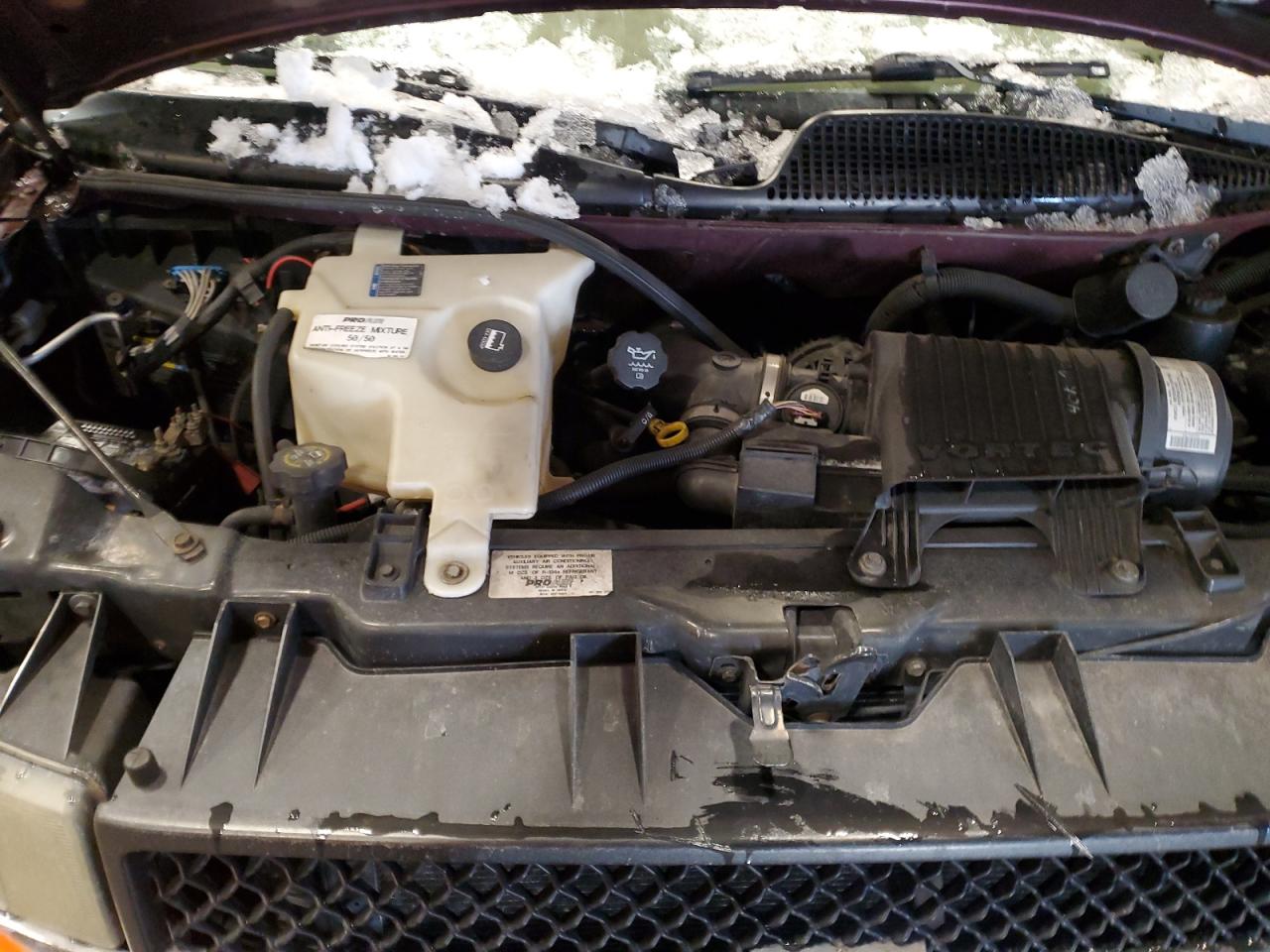 2005 Chevrolet Express - Image 12