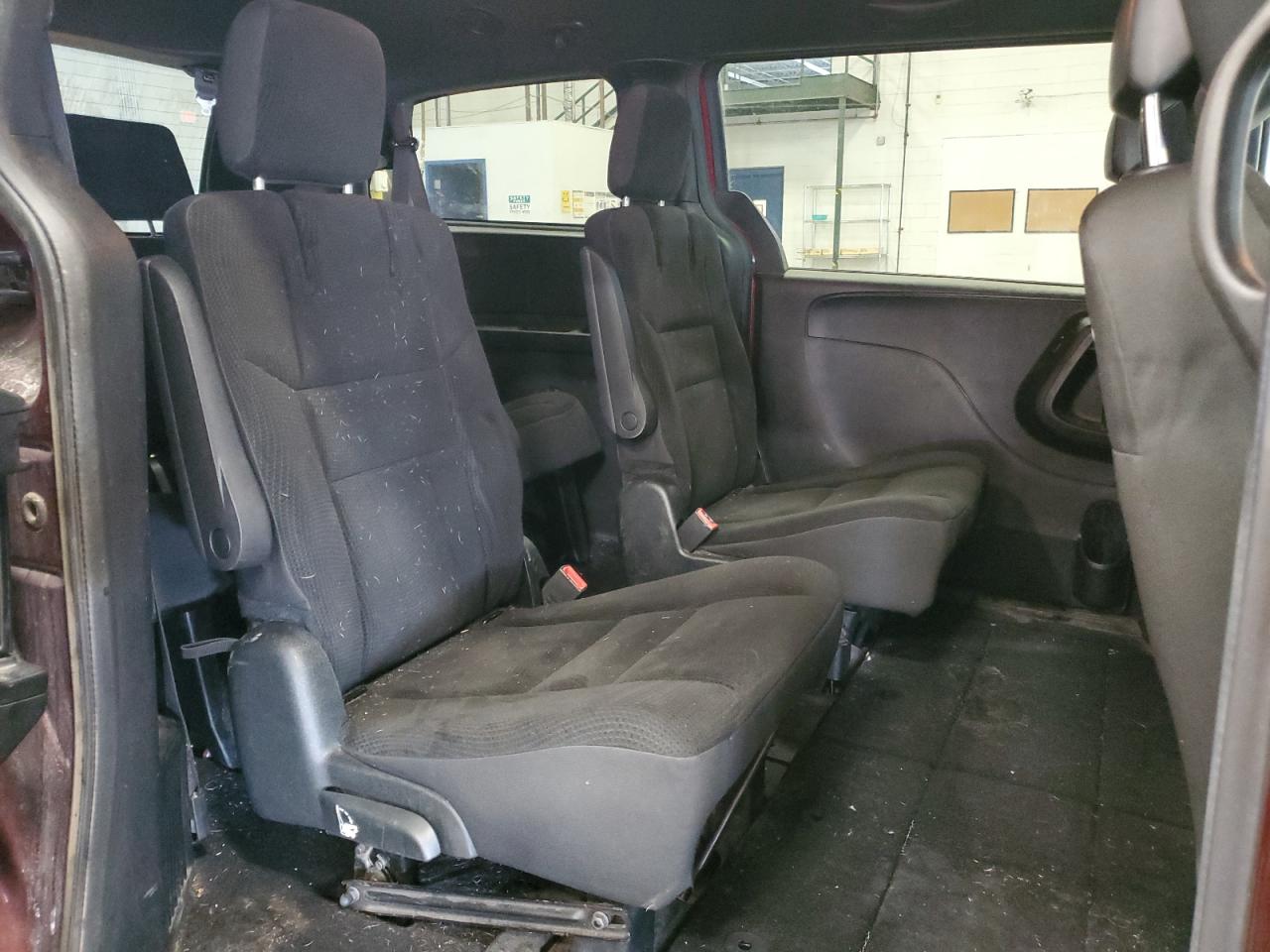 2018 Dodge Caravan - Image 12