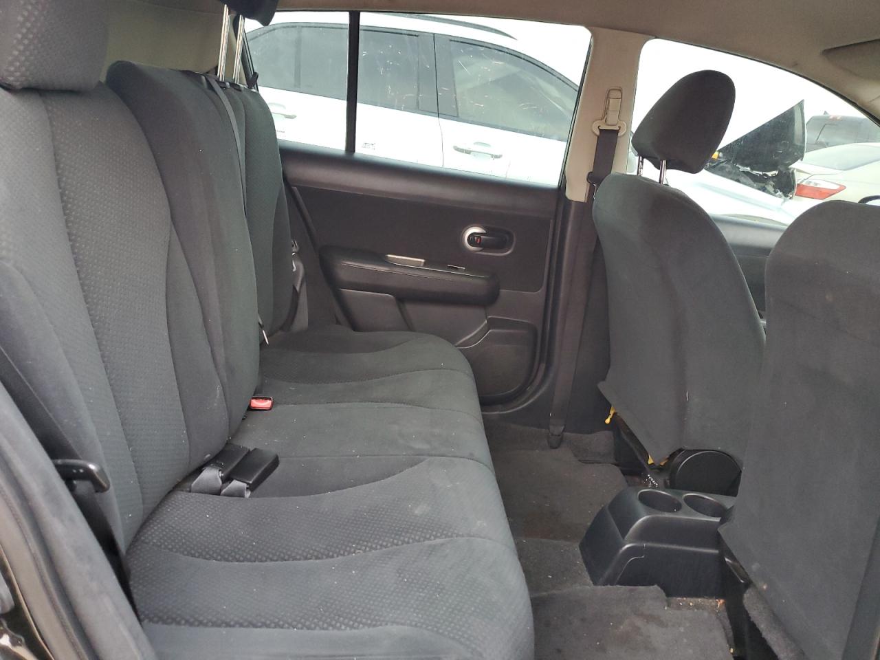 2011 Nissan Versa - Image 10