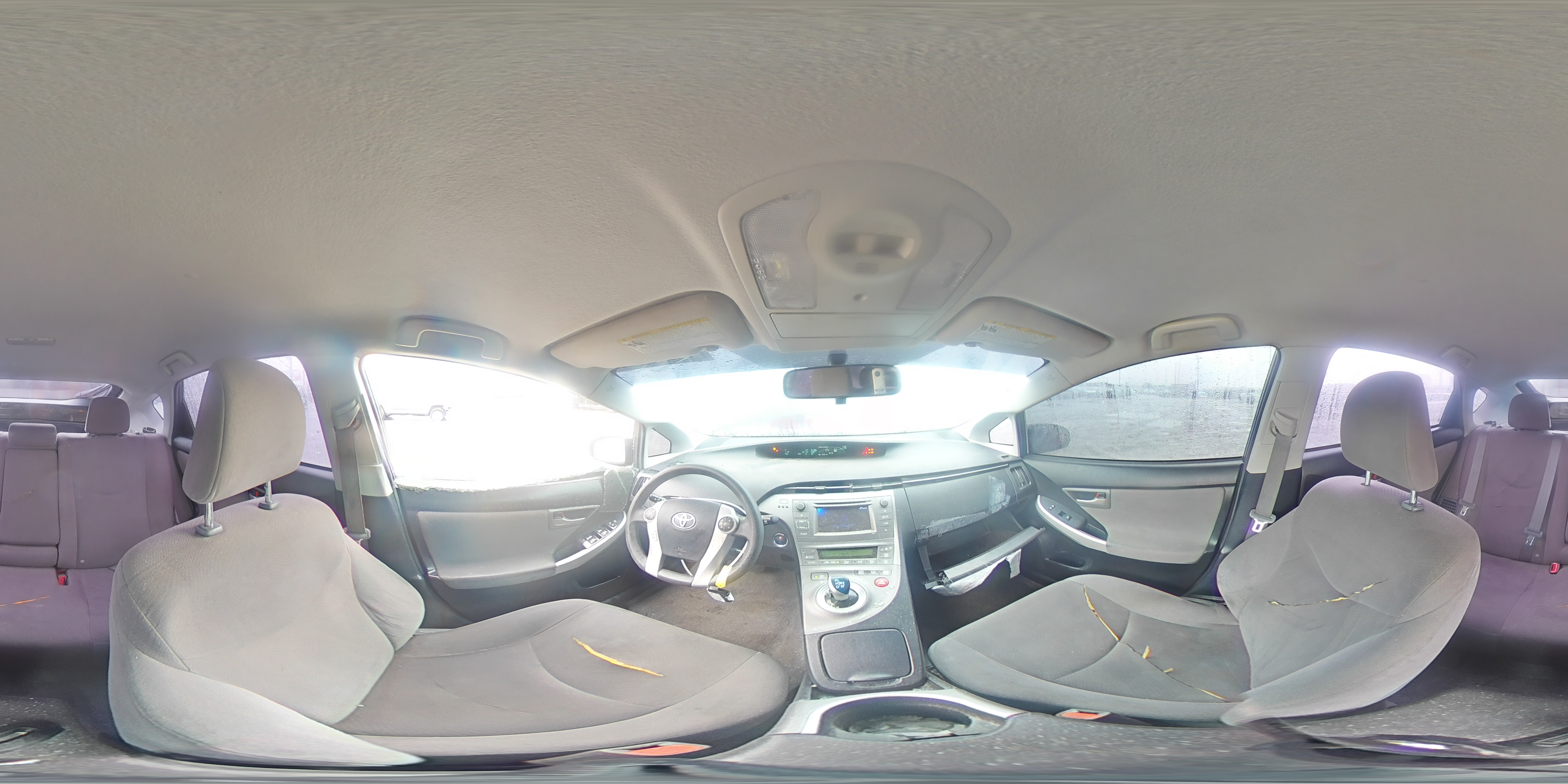 2015 Toyota Prius - Image 13