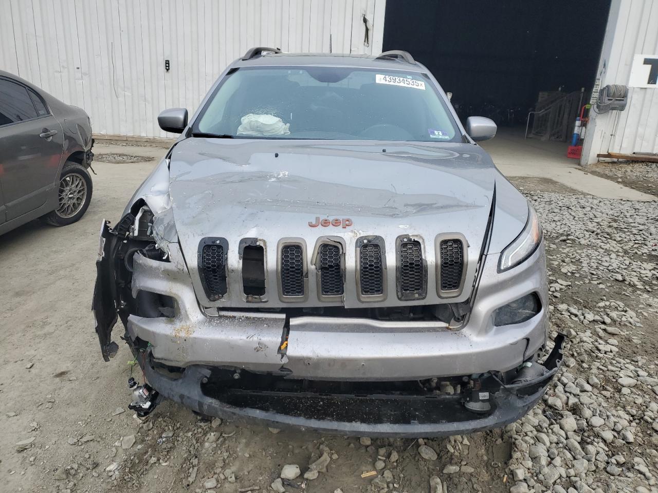 2016 Jeep Grand Cherokee - Image 5