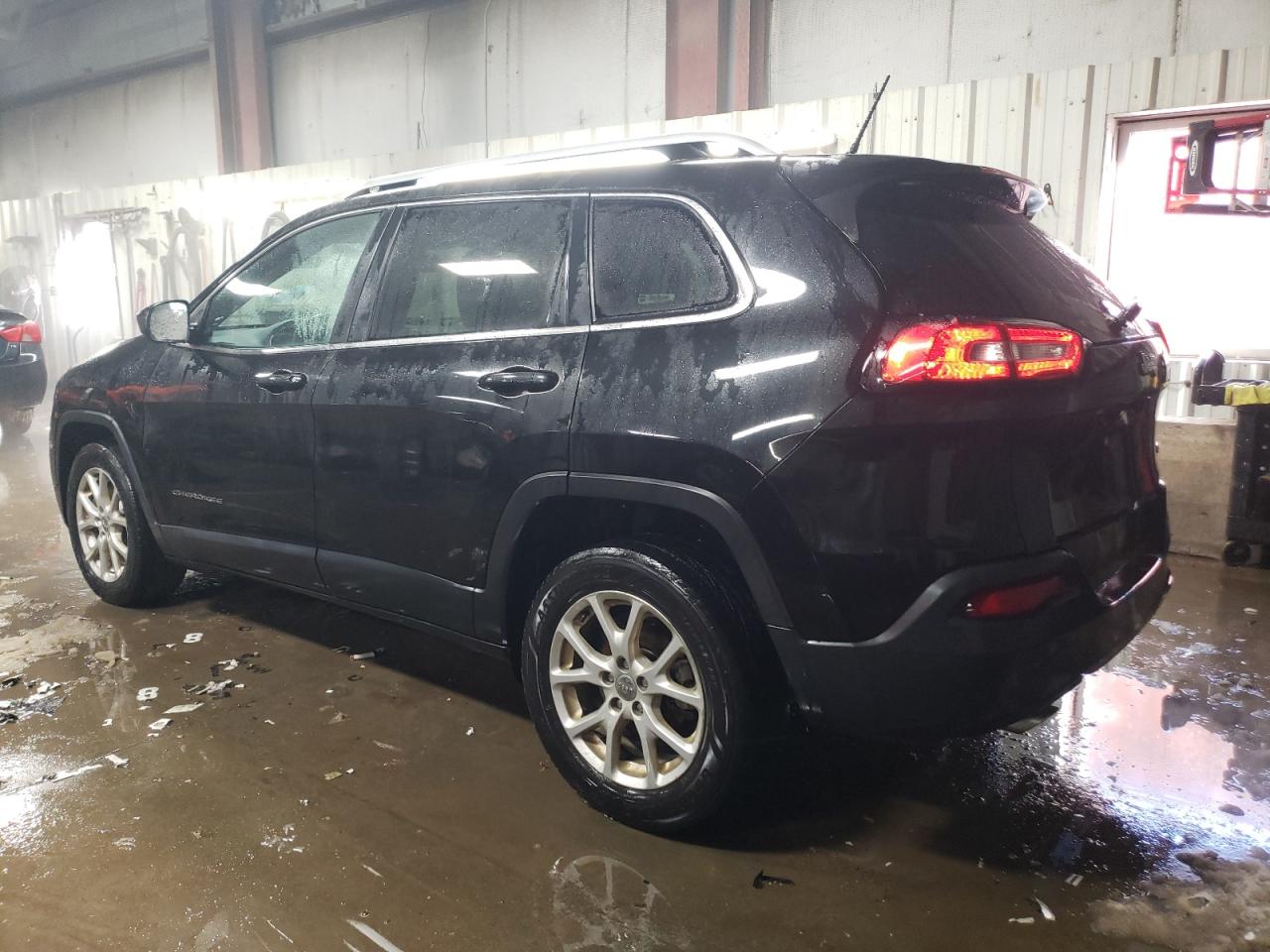 2015 Jeep Grand Cherokee - Image 2