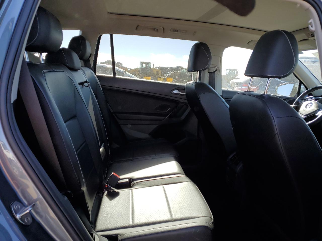 2021 Volkswagen Tiguan - Image 11