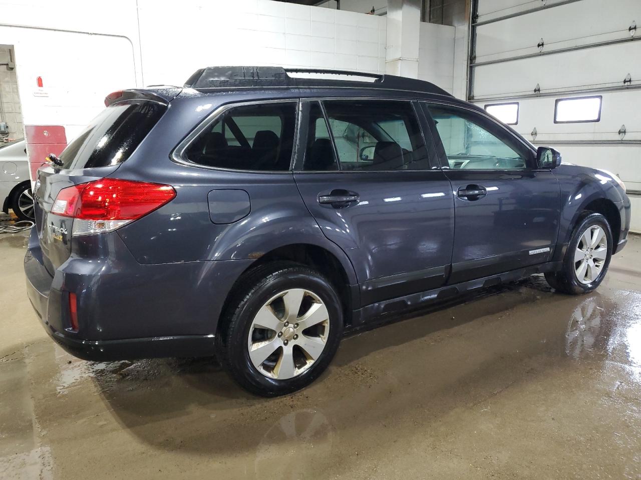 2010 Subaru Outback - Image 3
