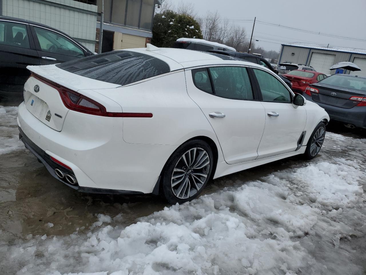 2018 Kia Stinger - Image 3