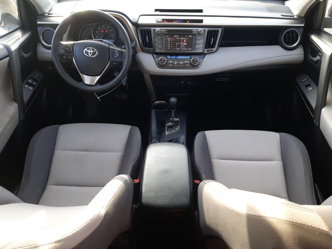 2015 Toyota RAV 4 - Image 8