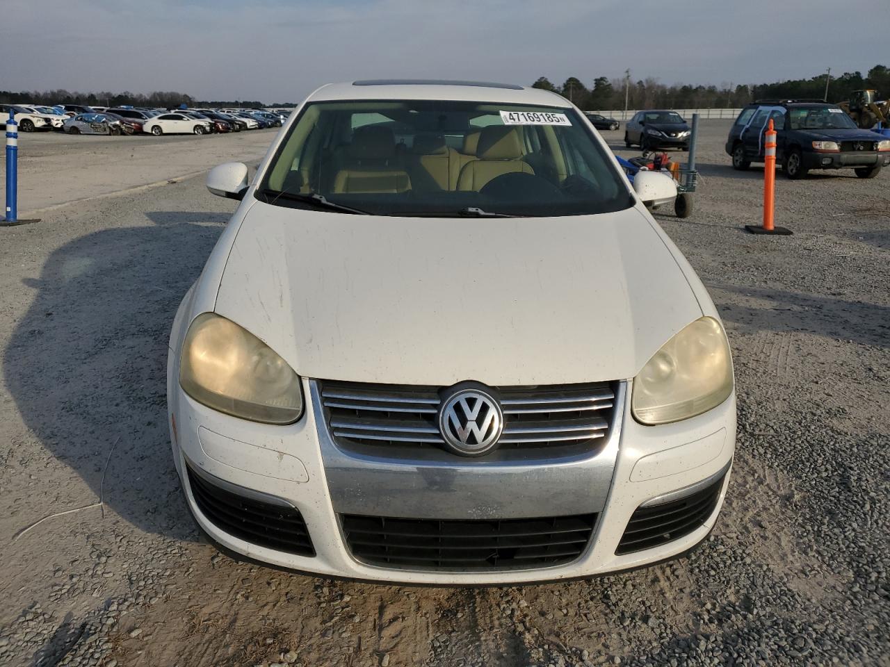 2008 Volkswagen Jetta - Image 5