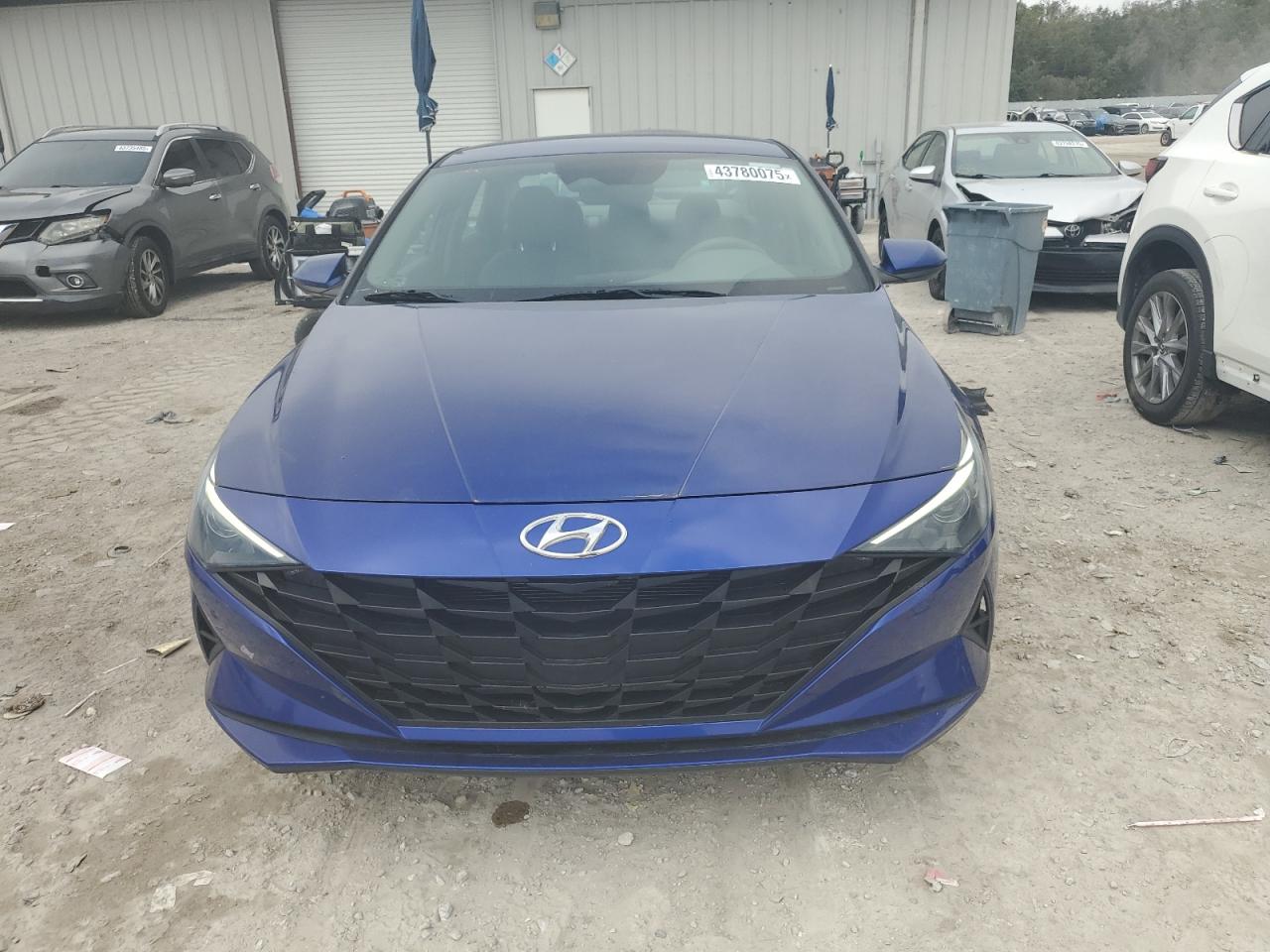 2022 Hyundai Elantra - Image 5