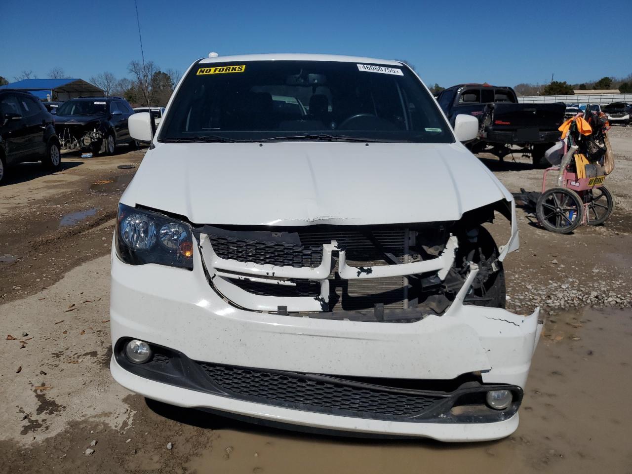 2018 Dodge Caravan - Image 5