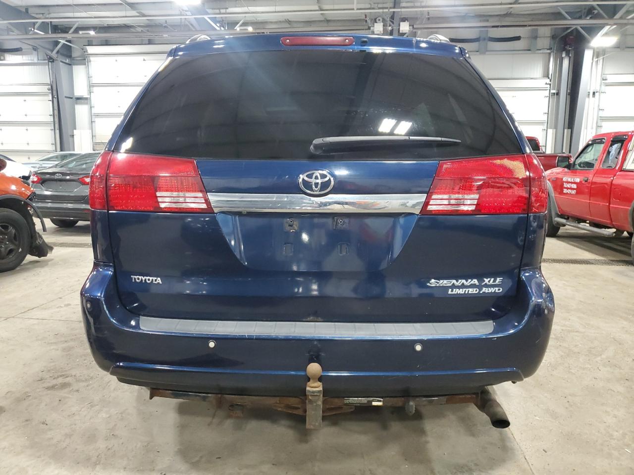 2004 Toyota Sienna - Image 6