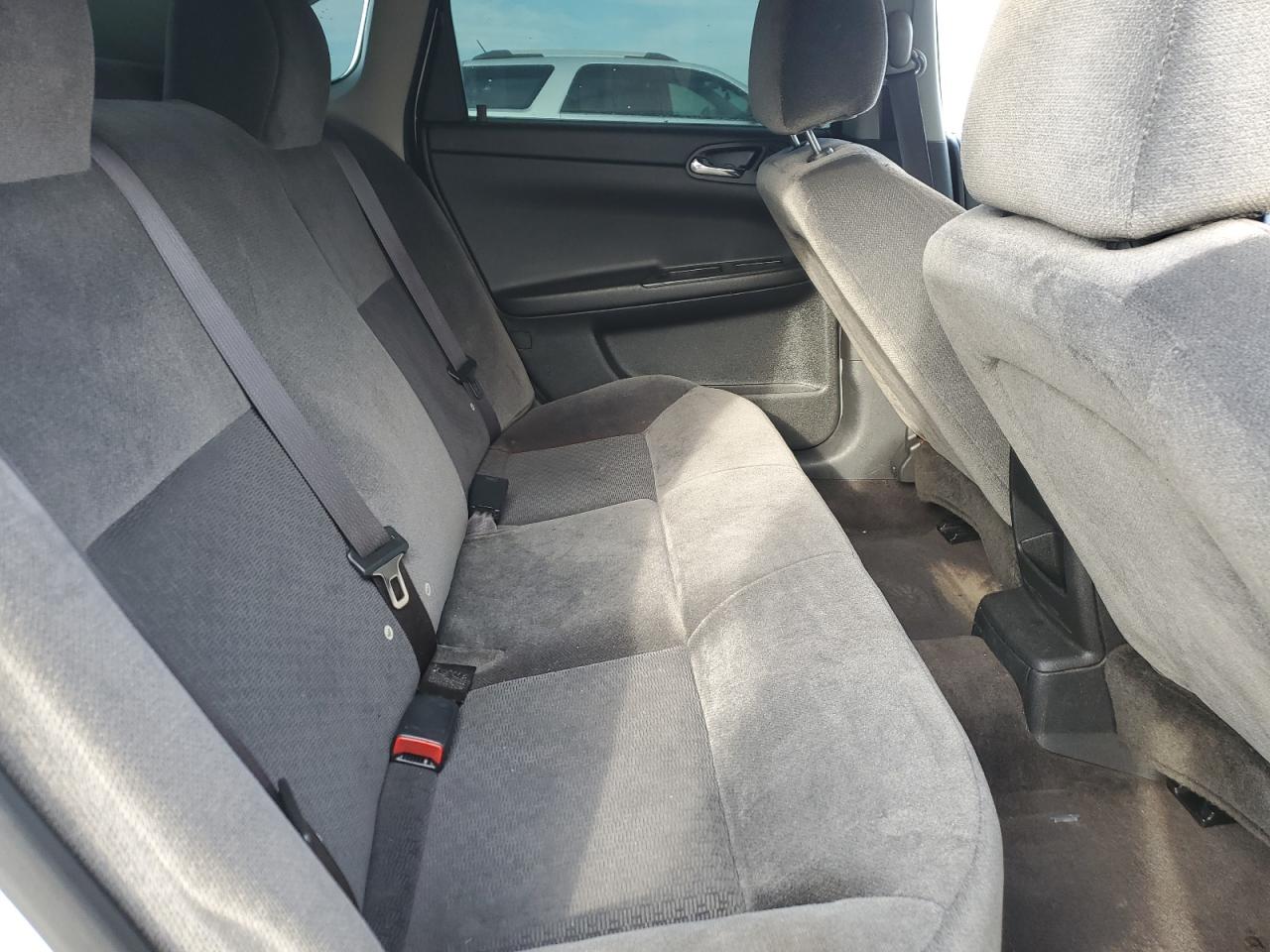 2015 Chevrolet Impala - Image 10