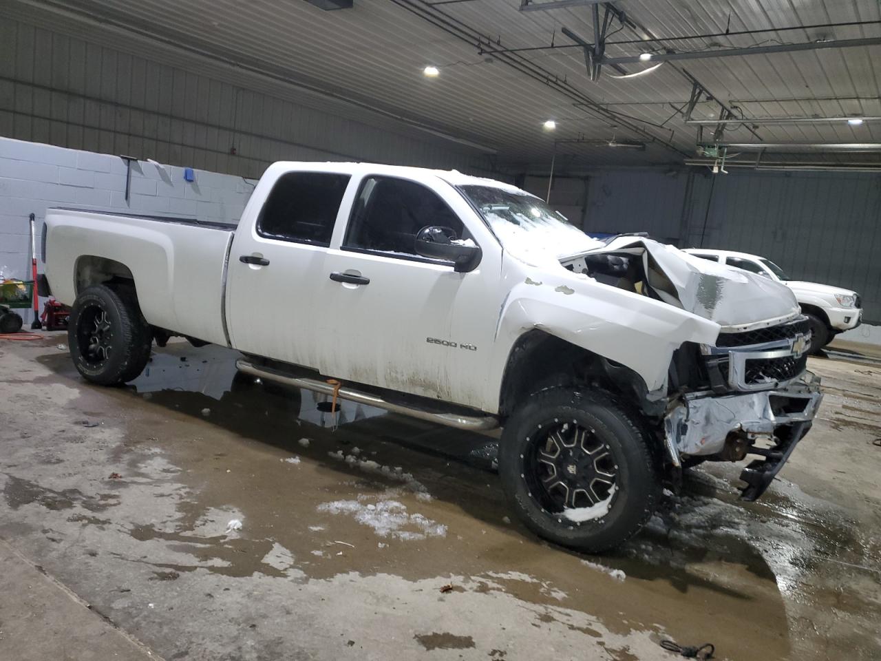 2011 Chevrolet Silverado - Image 4