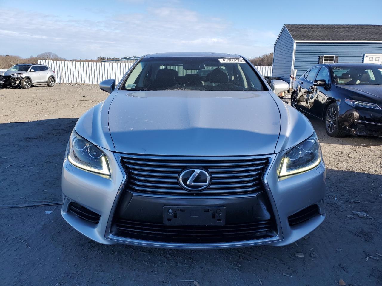 2015 Lexus LS - Image 5