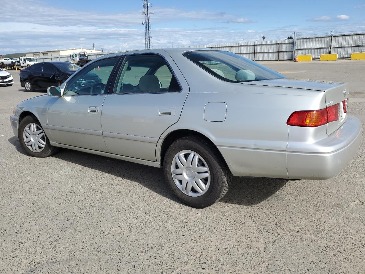 2001 Toyota Camry - Image 2