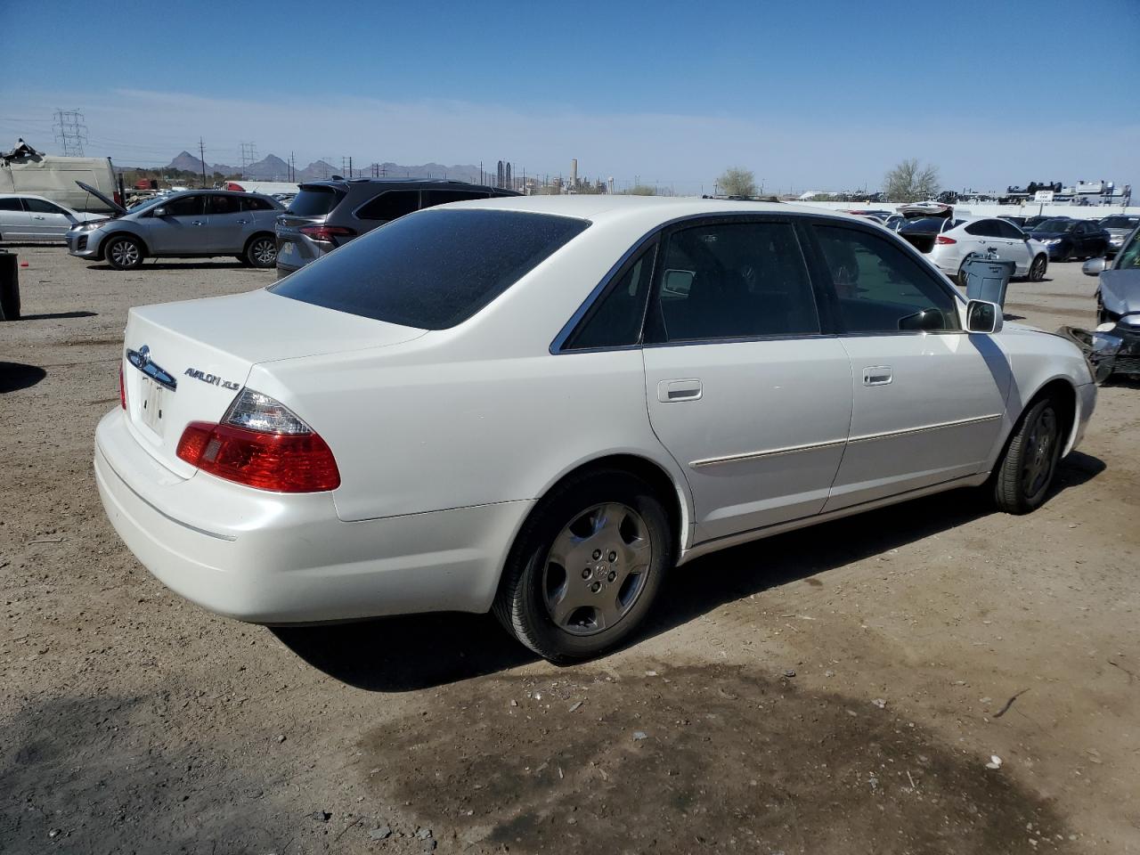 2003 Toyota Avalon - Image 3