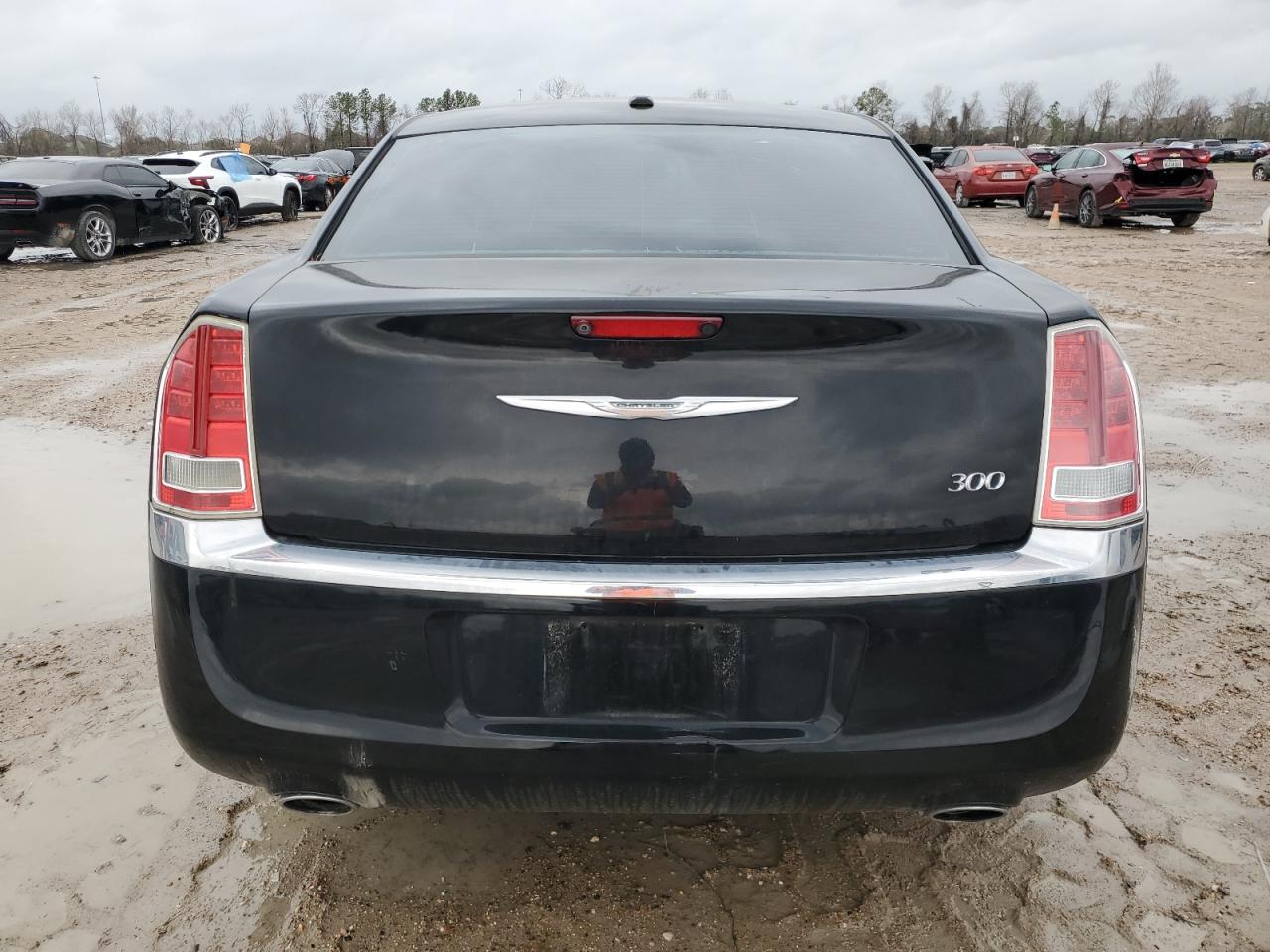 2012 Chrysler 300 - Image 6
