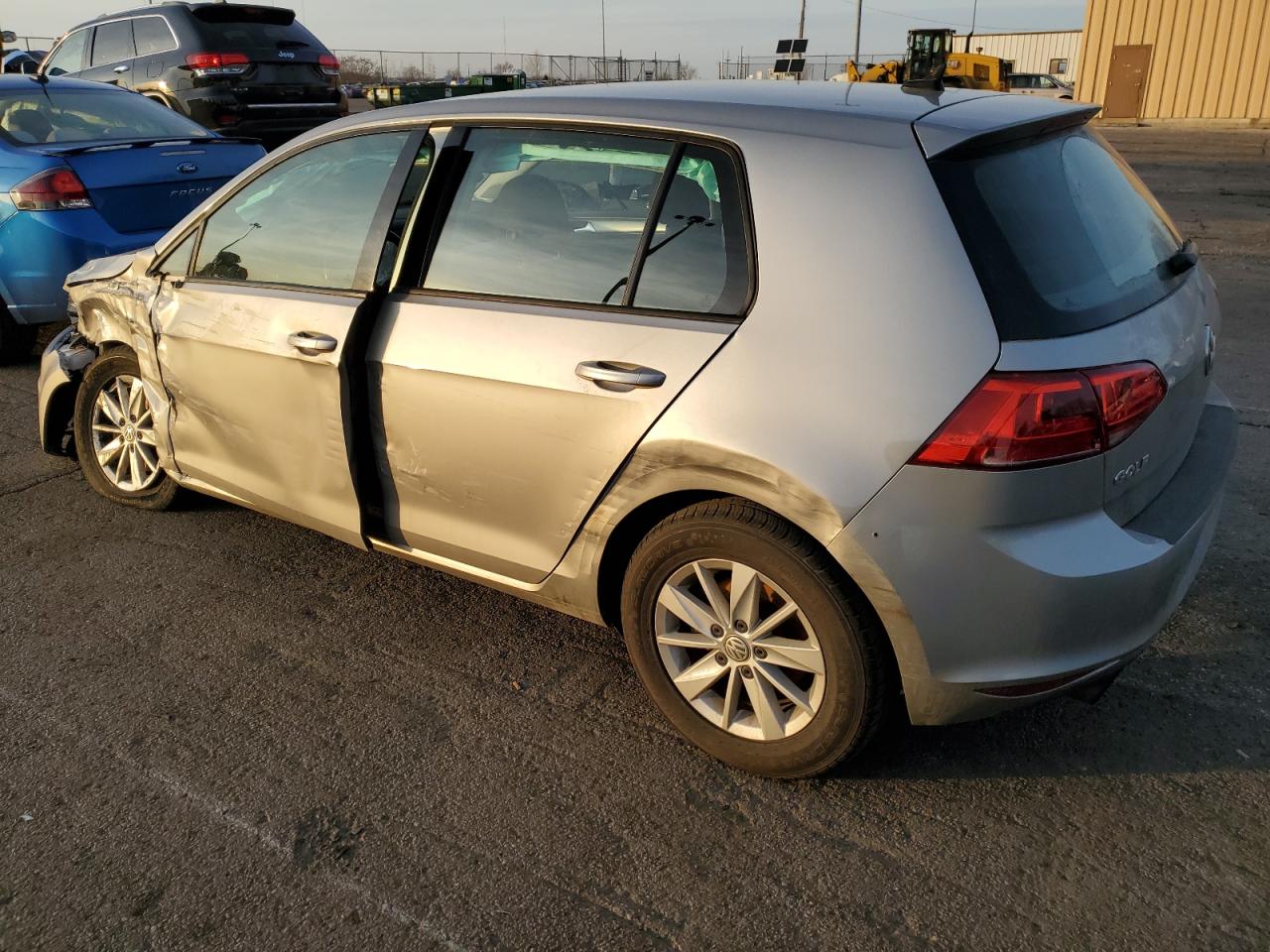 2017 Volkswagen Golf - Image 2