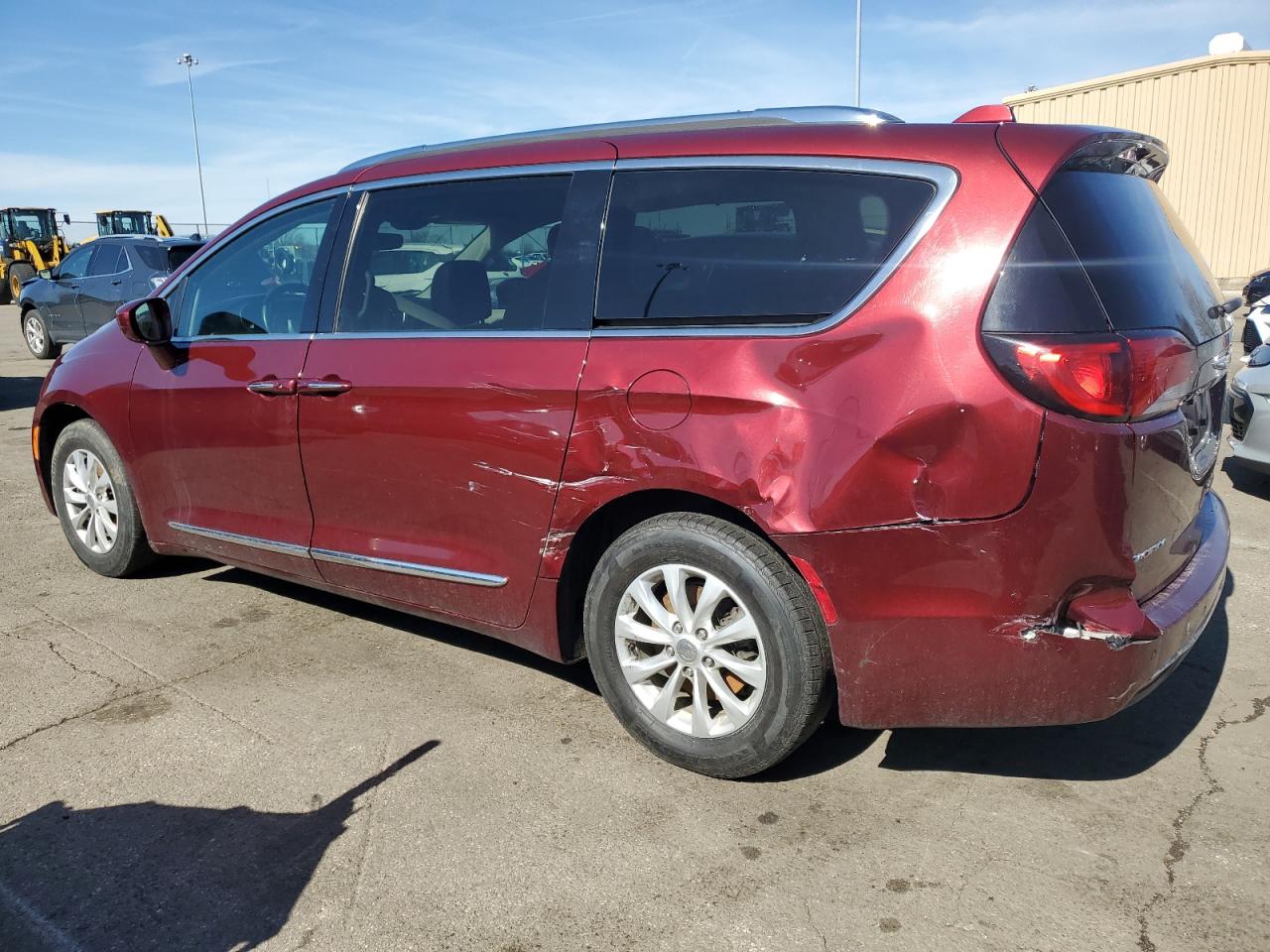 2019 Chrysler Pacifica - Image 2