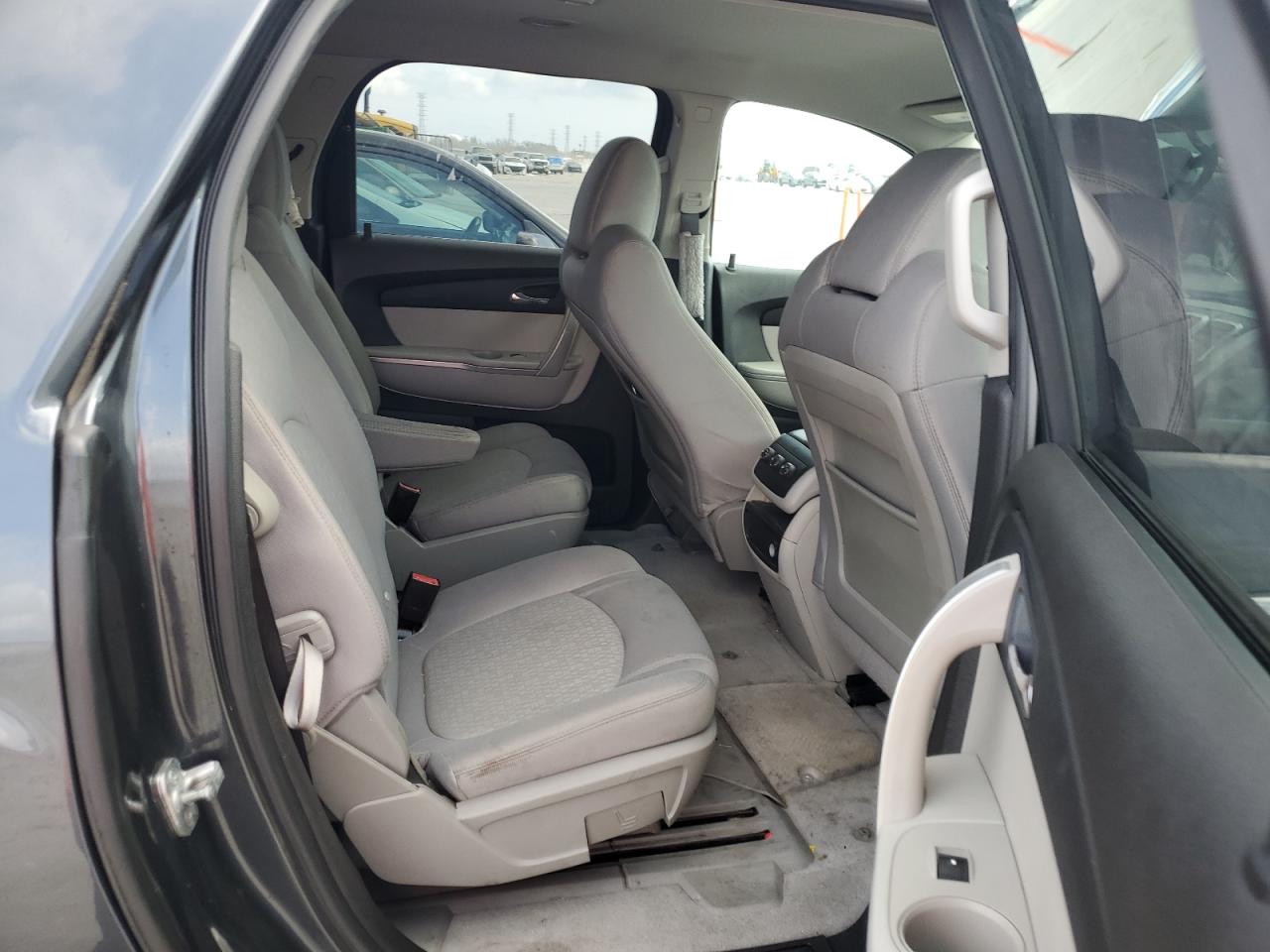 2011 GMC Acadia - Image 11