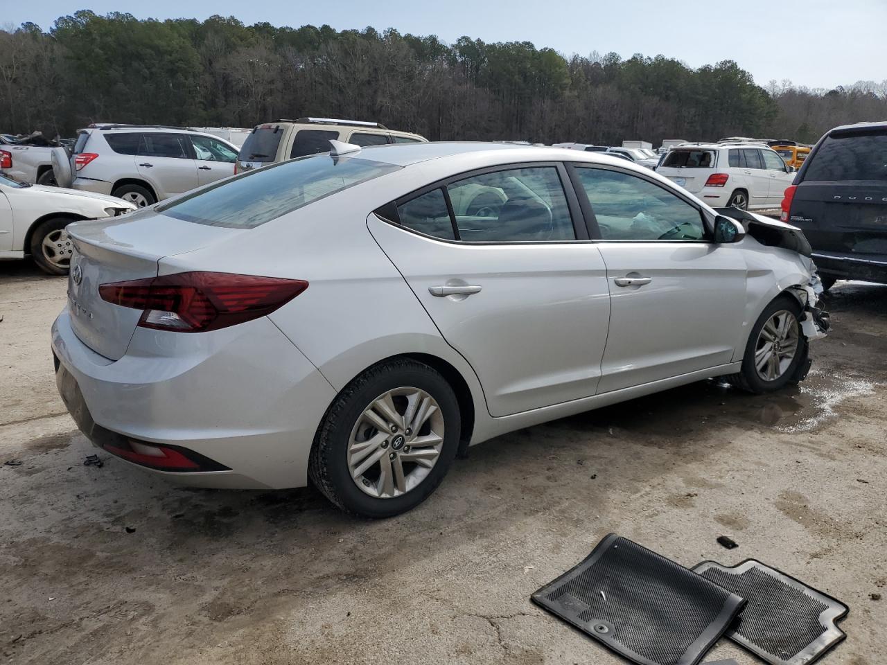 2020 Hyundai Elantra - Image 3