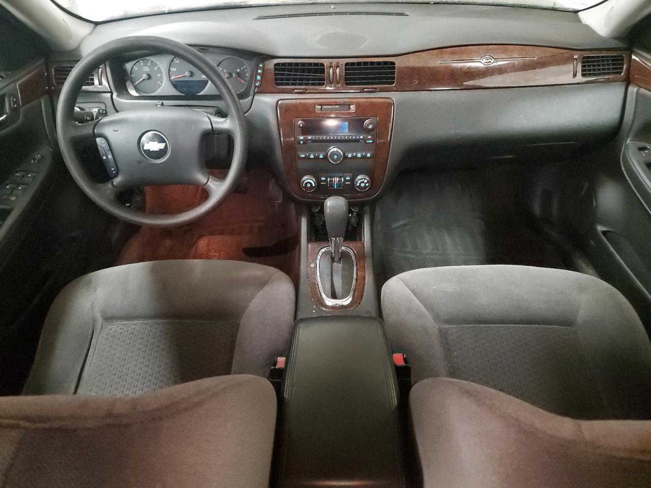 2010 Chevrolet Impala - Image 8
