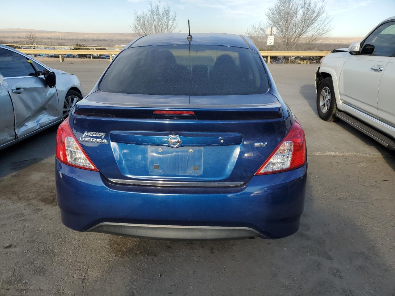 3N1CN7AP0JL860572 NISSAN VERSA 2018
